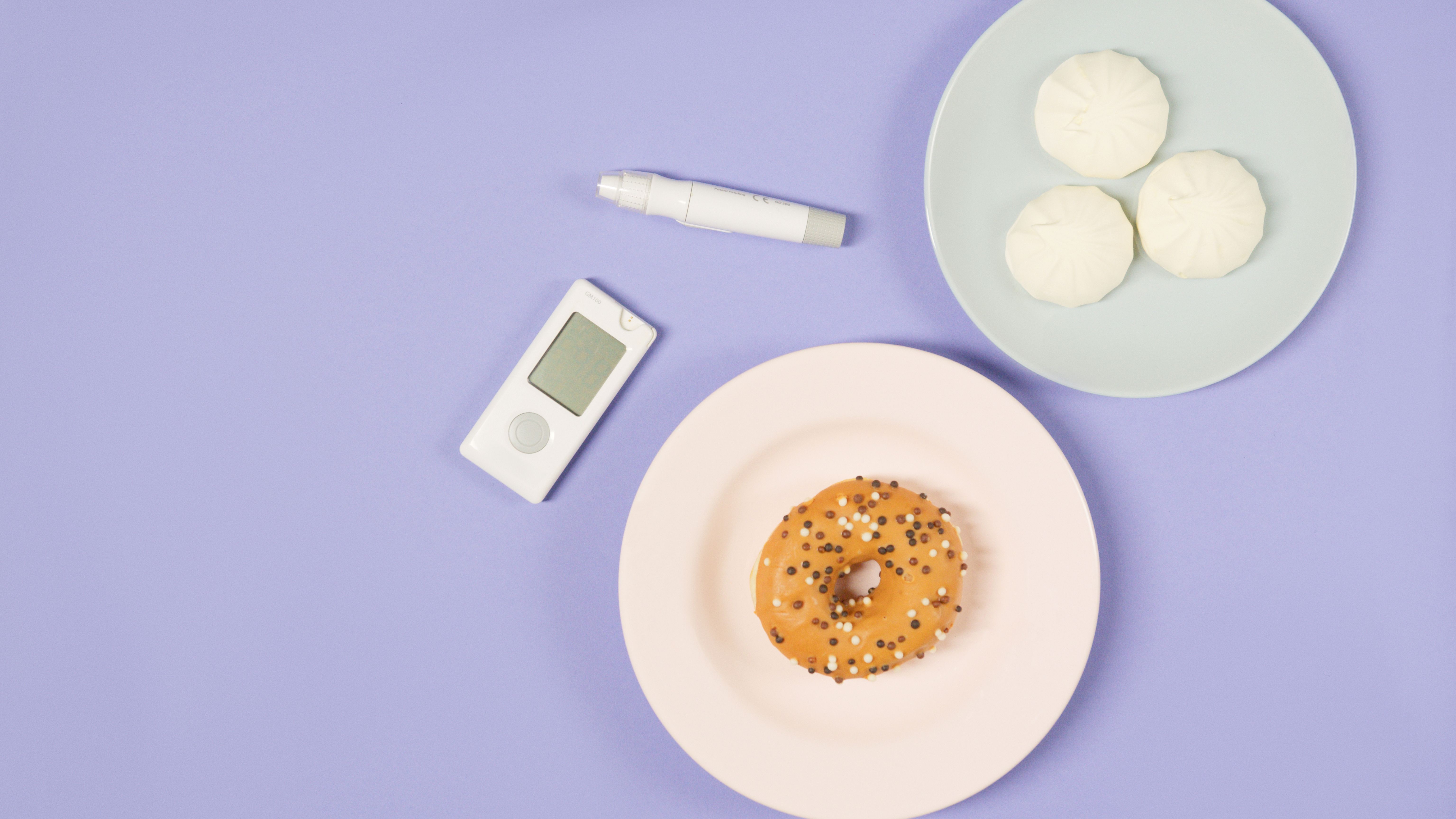Empty plate and clock representing the fasting period required before an insulin test